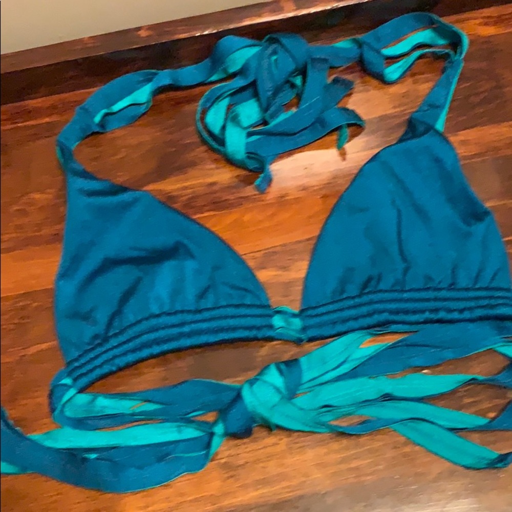 🎉 BOGO 🎉 Reversible strappy bikini/festival top